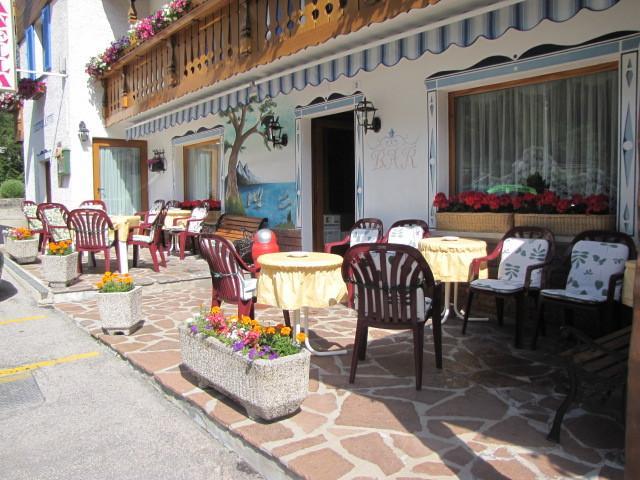 Отель Albergo Genzianella