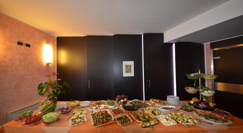 Отель Albergo D120
