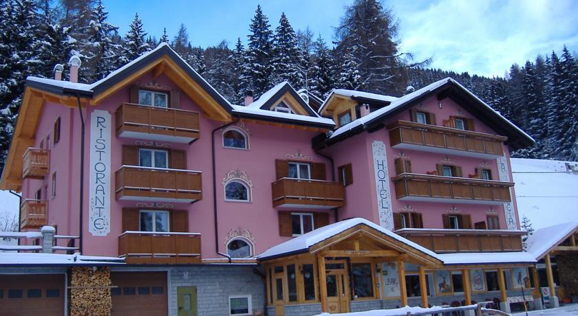 Отель Hotel La Roccia
