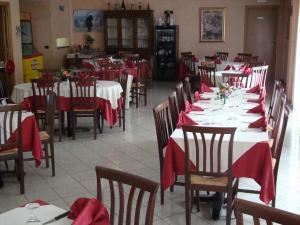 Отель Hotel Il Canneto