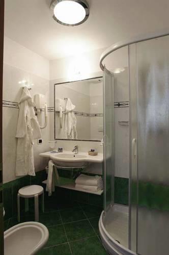 Отель Hotel Roy