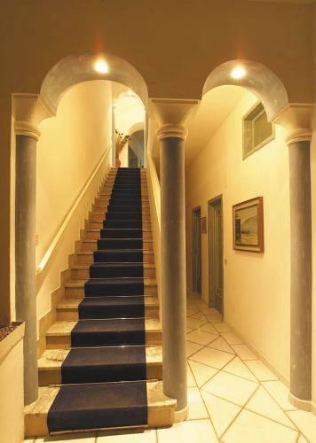 Отель Hotel Holiday