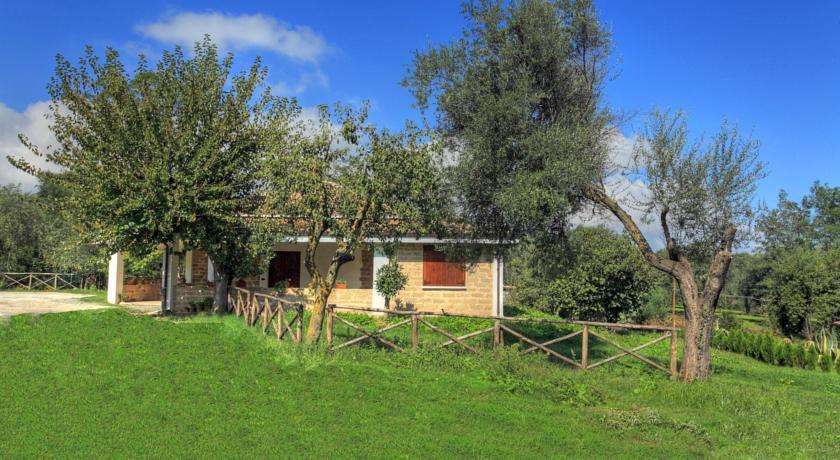 Отель B&B Masseria Caporelli