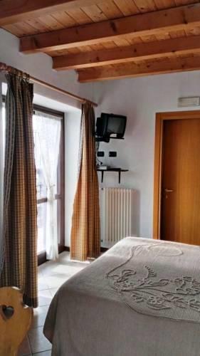 Отель Hotel Tamola
