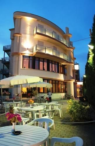 Отель Hotel Capitol