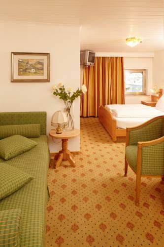 Отель Hotel Schwarzer Widder