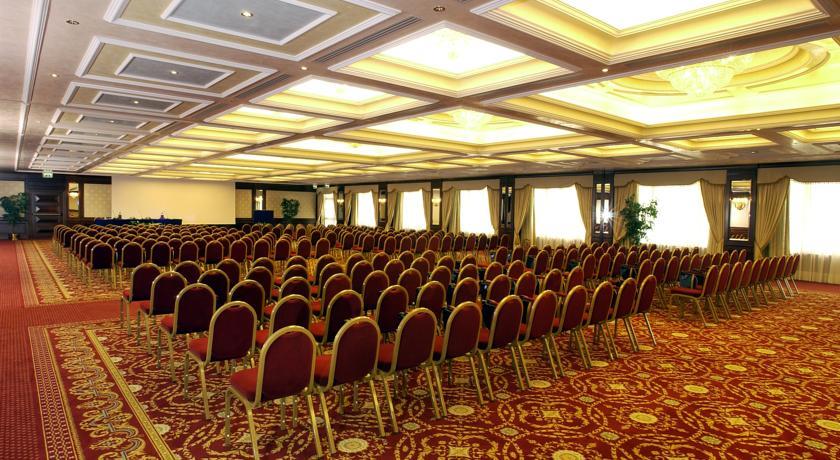 Отель Royal Hotel Carlton