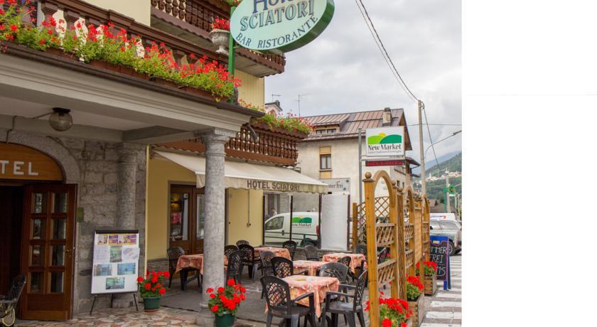 Отель Hotel Sciatori