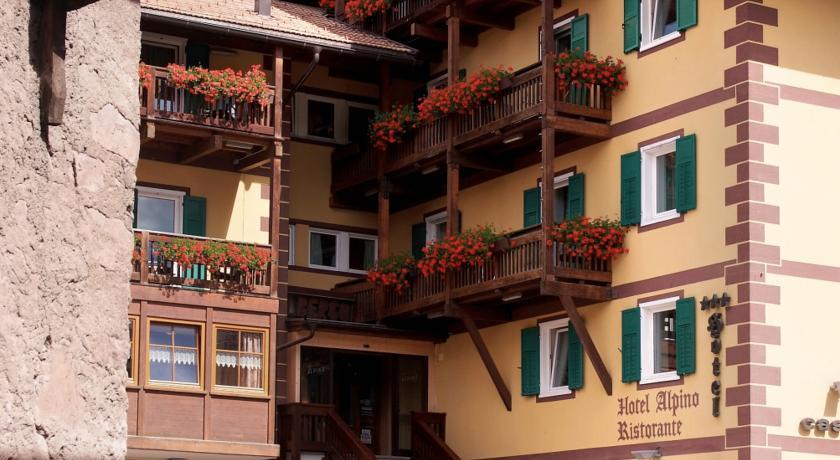 Отель Hotel Alpino