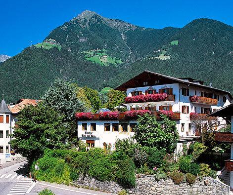 Отель Hotel Gasthof Mair am Turm