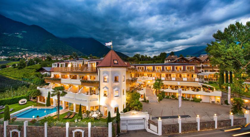 Отель Small & Beautiful Hotel Gnaid