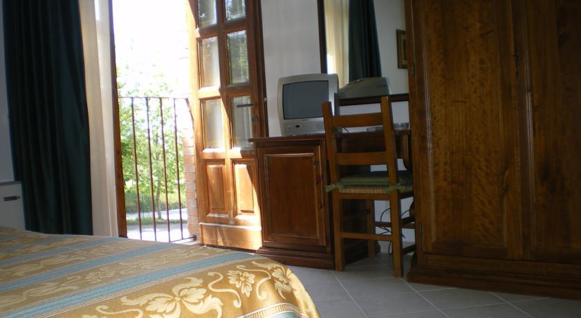 Отель Hotel I Platani
