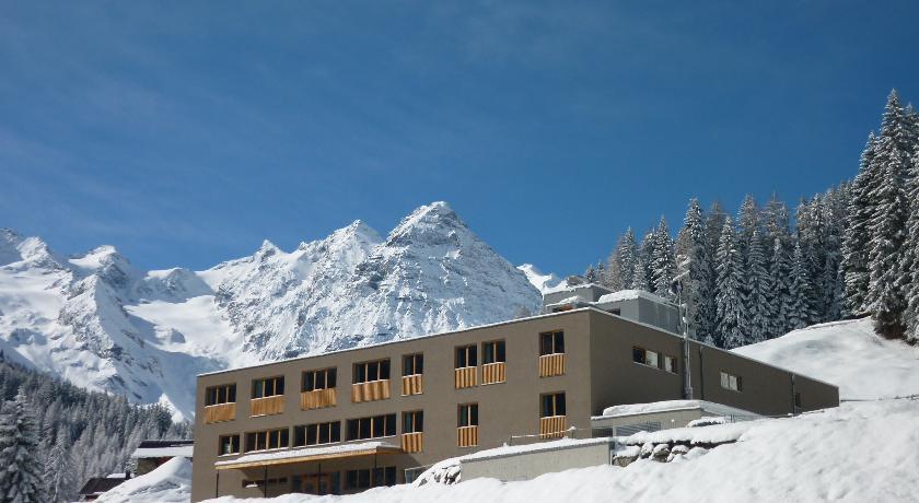 Отель Hotel Tannenheim