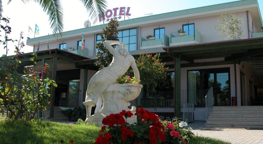 Отель Hotel Parco degli Ulivi