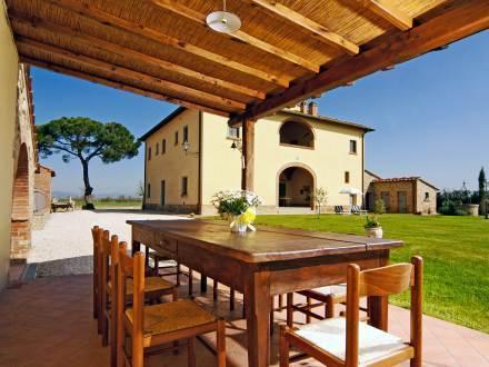 Апартаменты Holiday Home Monte San Savino