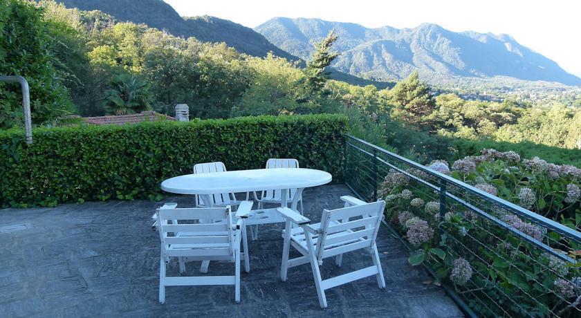 Апартаменты Holiday Home Alessandro Porto Valtravaglia