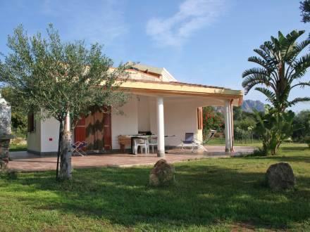Апартаменты Holiday Home Villetta Tertenia