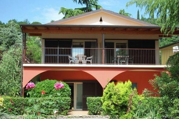 Апартаменты Holiday Home Villette Manerba Del Garda