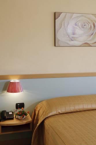 Отель Hotel Eden Residence Club