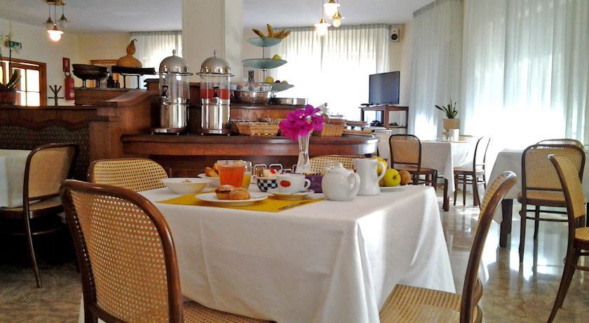 Отель Hotel Adriatico