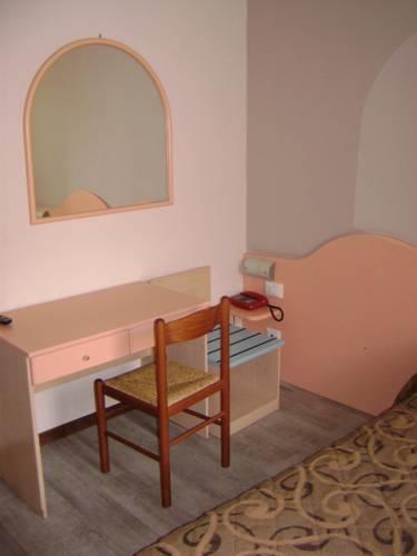 Отель Hotel Eden