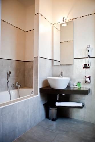 Отель Hotel La Cartiera