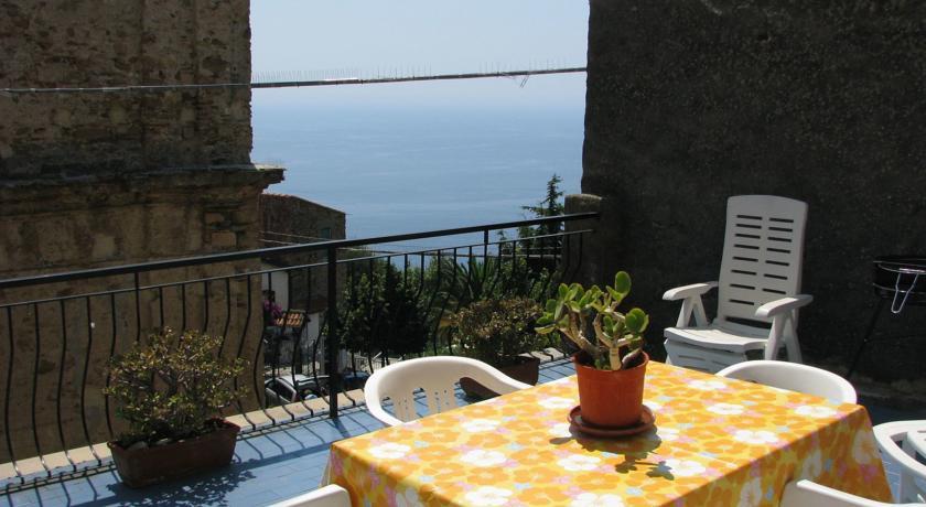 Апартаменты Holiday Home Elsa Costarainera