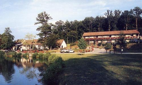 Отель Hotel Restaurant des Lacs