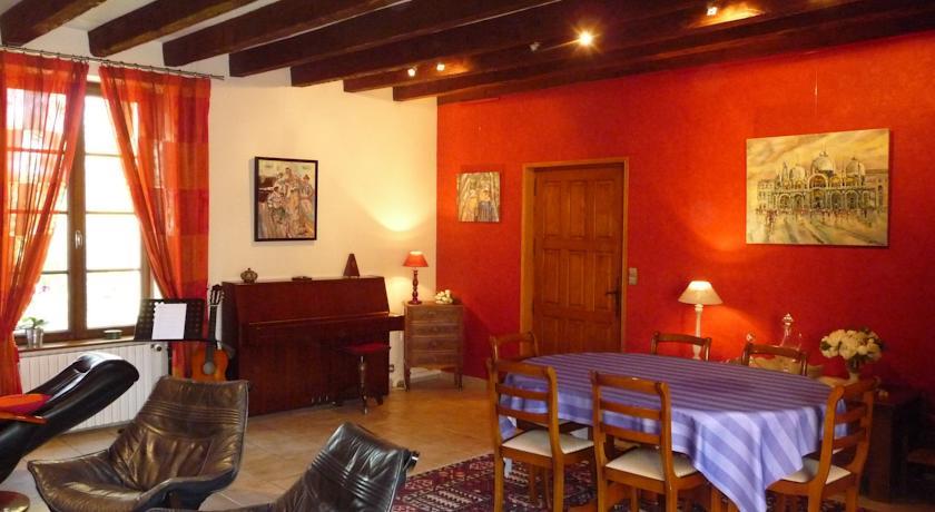 Мини-отель Chambre d'Hôtes La Hirlais
