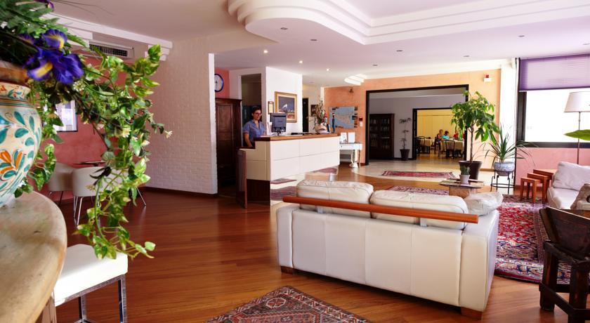 Отель Hotel Al Madarig