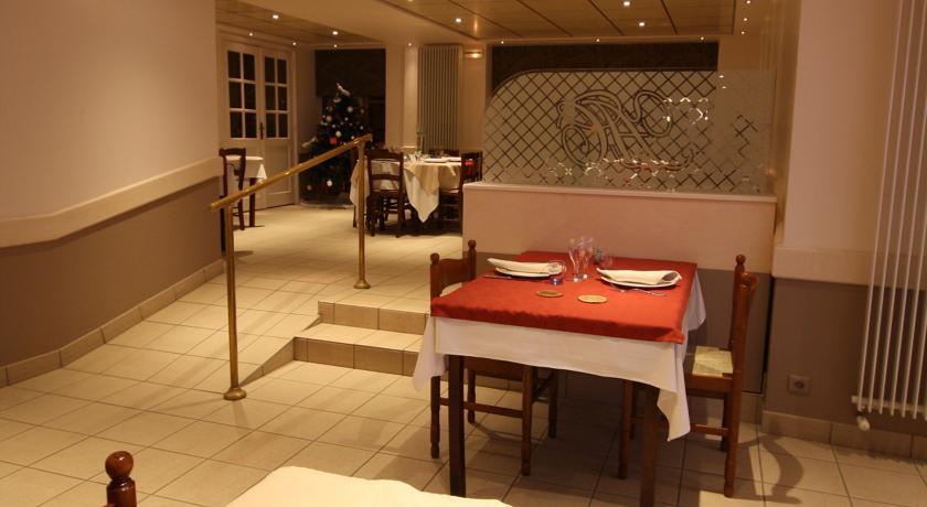 Отель Logis Hotel L'ange Couronne