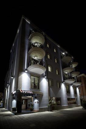 Отель Hotel Victoria