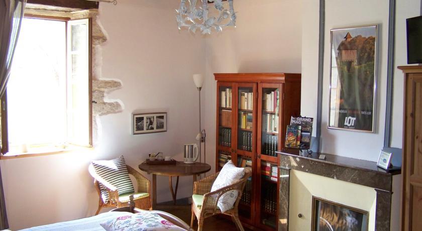 Мини-отель Chambre d'hôtes les 3 Cochons d'Olt