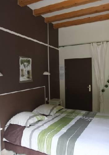 Мини-отель Chambres d'Hôtes Aux Ecuries du Chateau
