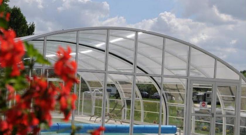Отель Camping Au Bord de l'Aisne