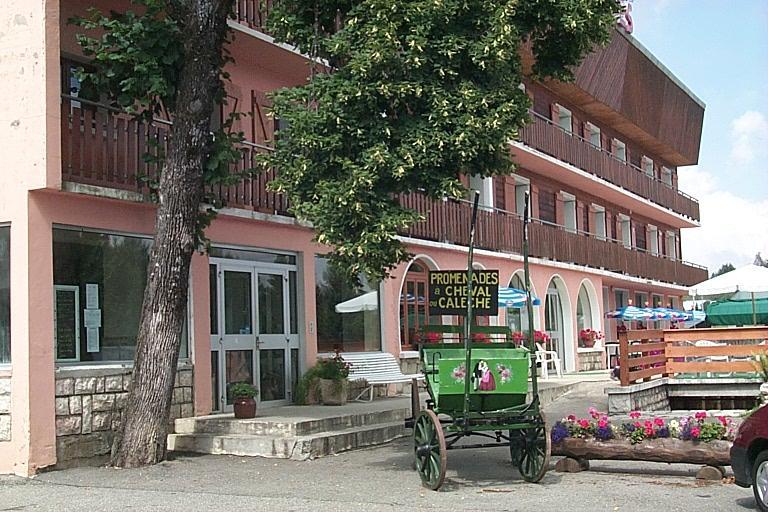 Отель Hôtel Notre Dame Des Neiges