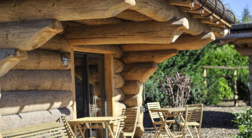 Отель Les Chalets de Maramour