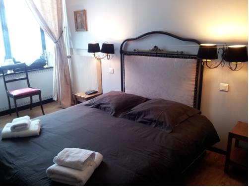 Отель Hostel Le Prieure