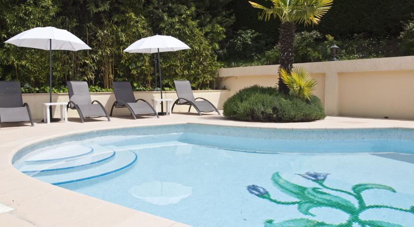 Отель Hotel Les Oliviers