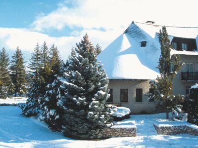 Отель Hôtel Les Bartavelles