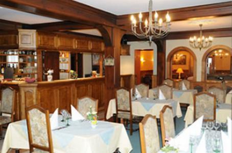 Отель Hôtel Parc des Cigognes