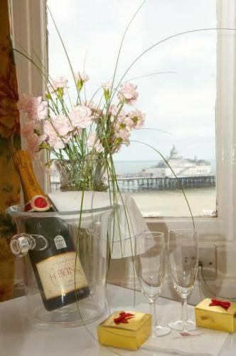Отель Chatsworth Hotel