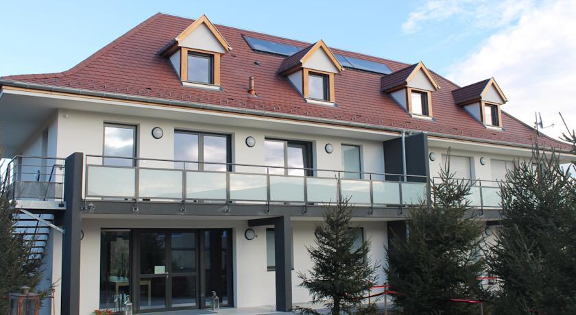 Апартаменты Gites Sainte Hune