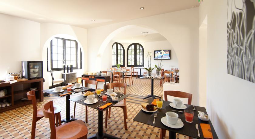 Отель Les Terrasses du Bailli