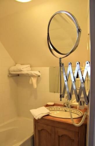 Отель Hotel Le Clos Fleuri