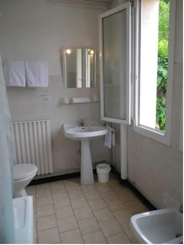 Отель Hôtel Le Mauzac
