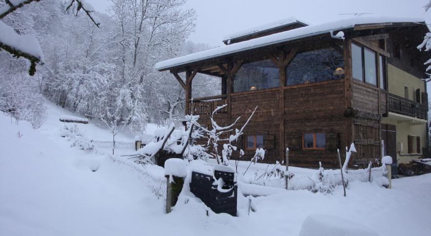 Мини-отель Chambres d'Hôtes Chalet de la Source