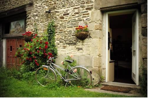 Отель The Hostel: It's a Bed in the Baie!