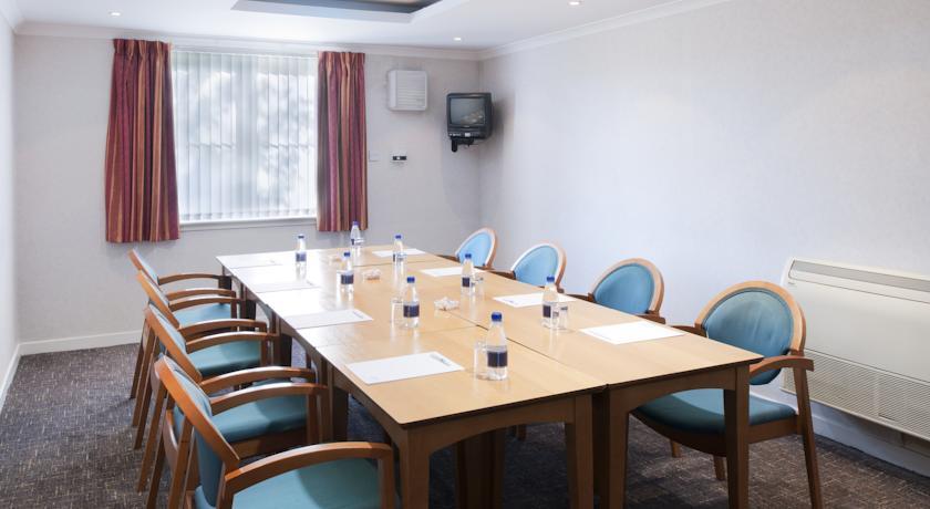 Отель Holiday Inn Express Strathclyde Park M74