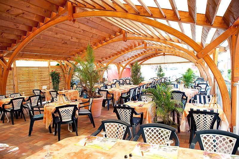 Отель Hôtel-Restaurant Au Soleil